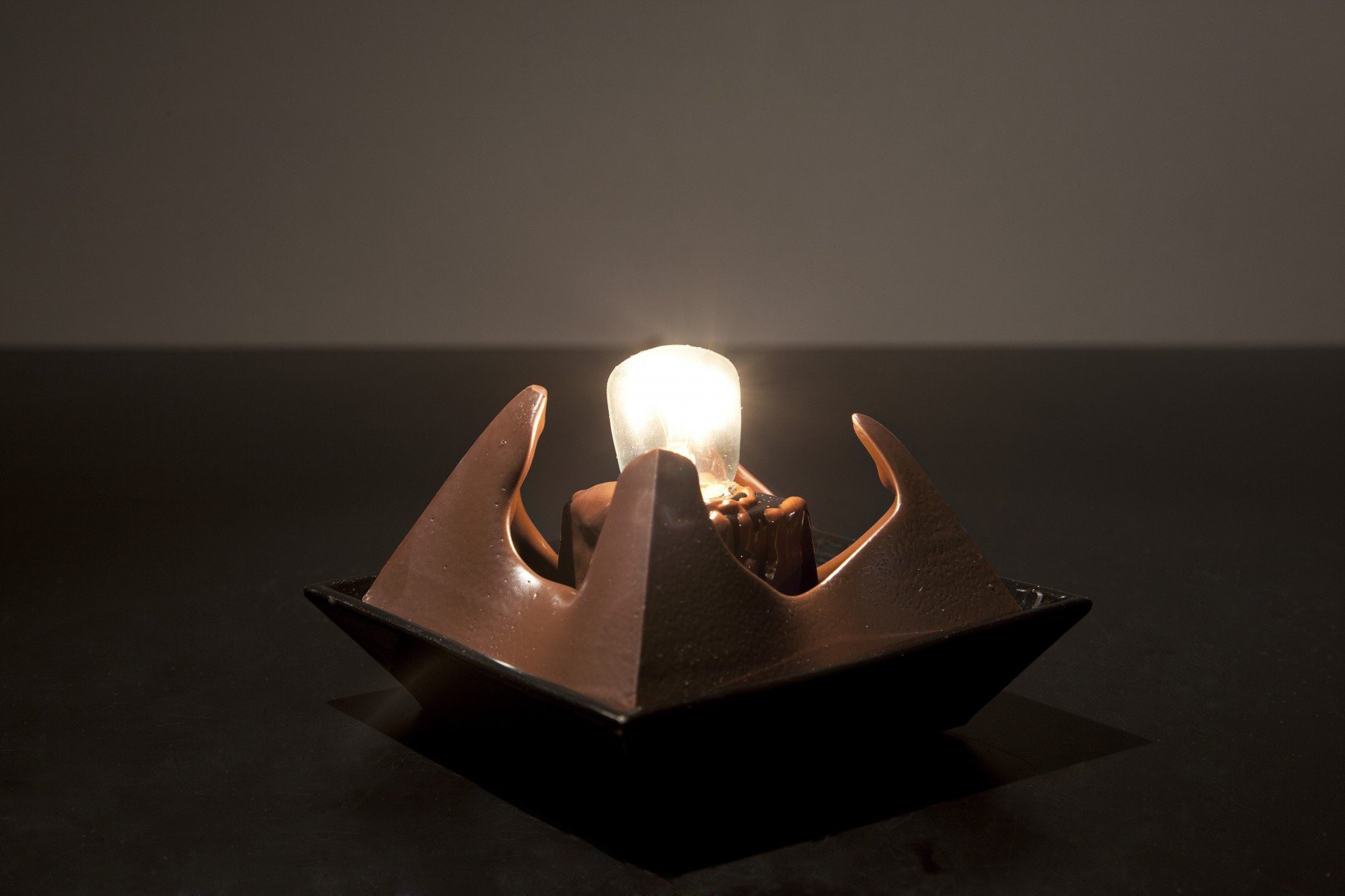 lumiere-au-chocolate-chocolate-lamp-by-alexander-lervik-5