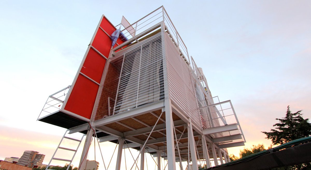 the-billboard-house-by-cecilia-beaven-julio-gomez-trevilla-1