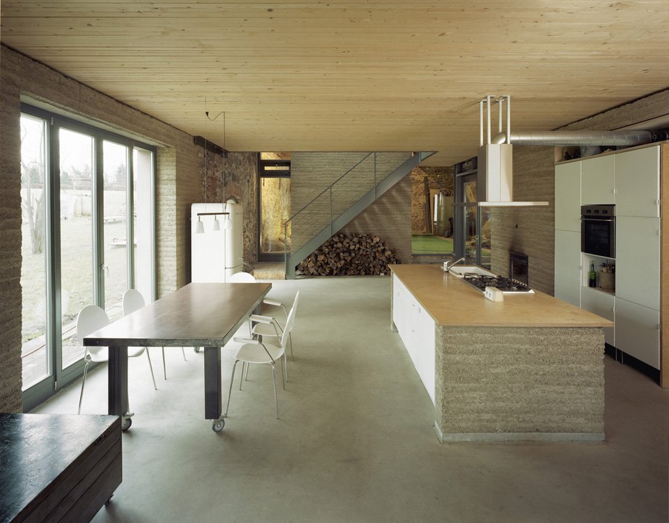 ihlow-house-barn-conversion-by-roswag-architekten-1