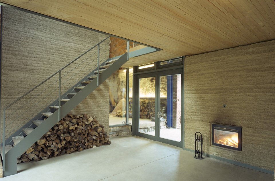 ihlow-house-barn-conversion-by-roswag-architekten-3