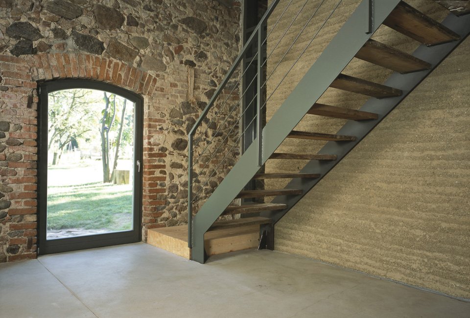 ihlow-house-barn-conversion-by-roswag-architekten-5