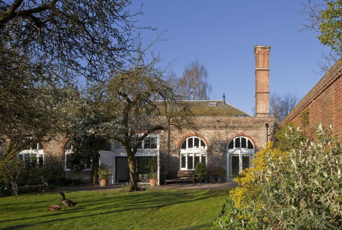 the-oaks-stable-conversion-barn-soup-architects-8