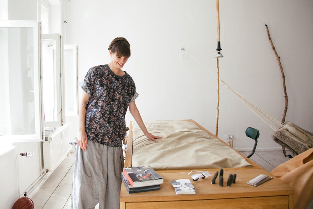 workbed-a-desk-that-transforms-into-a-bed-bless-mira-schroeder-4