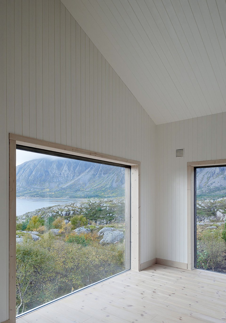 norse-summer-house-in-the-vega-archipelago-7
