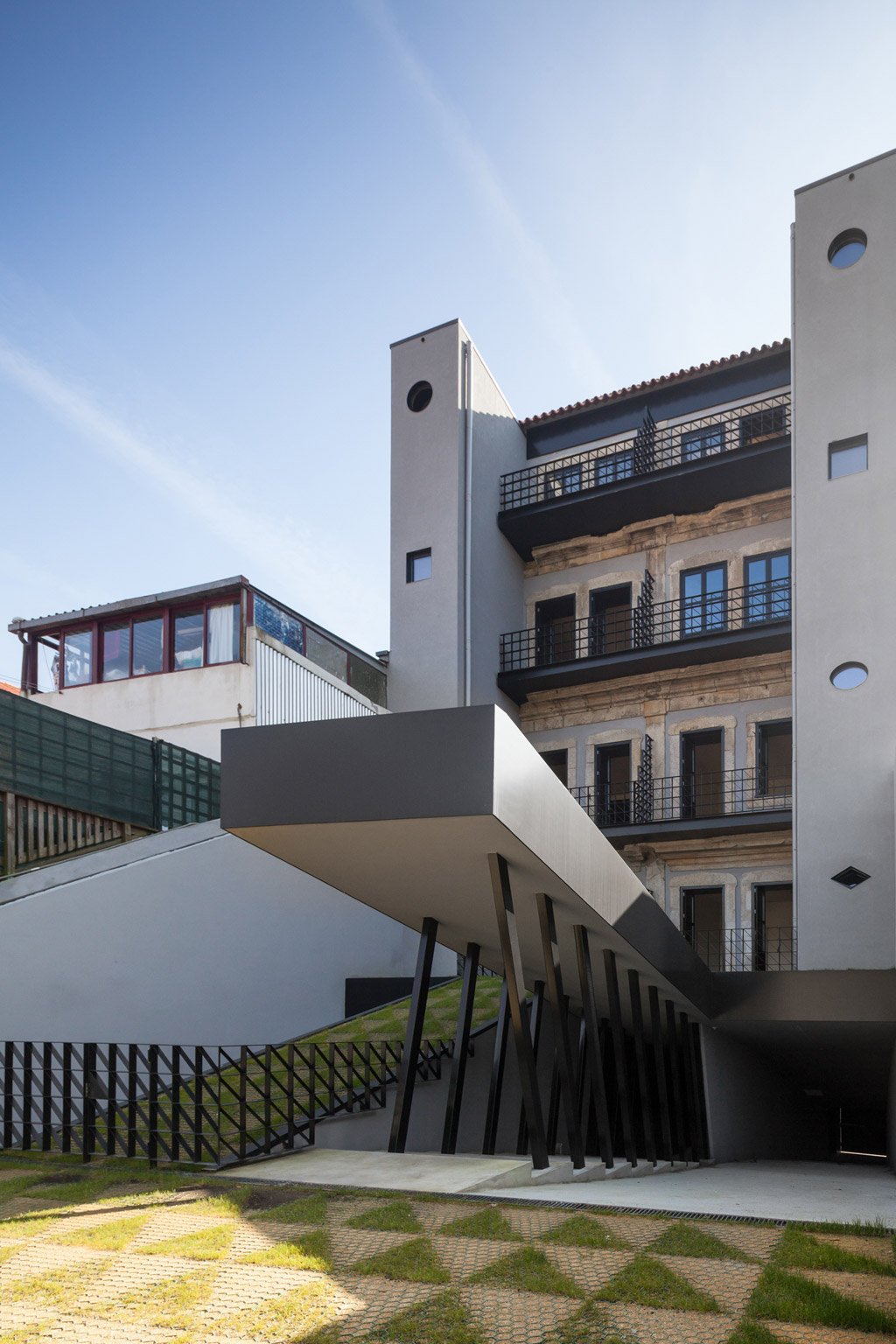 dm2-housing-reconstruction-in-porto-13