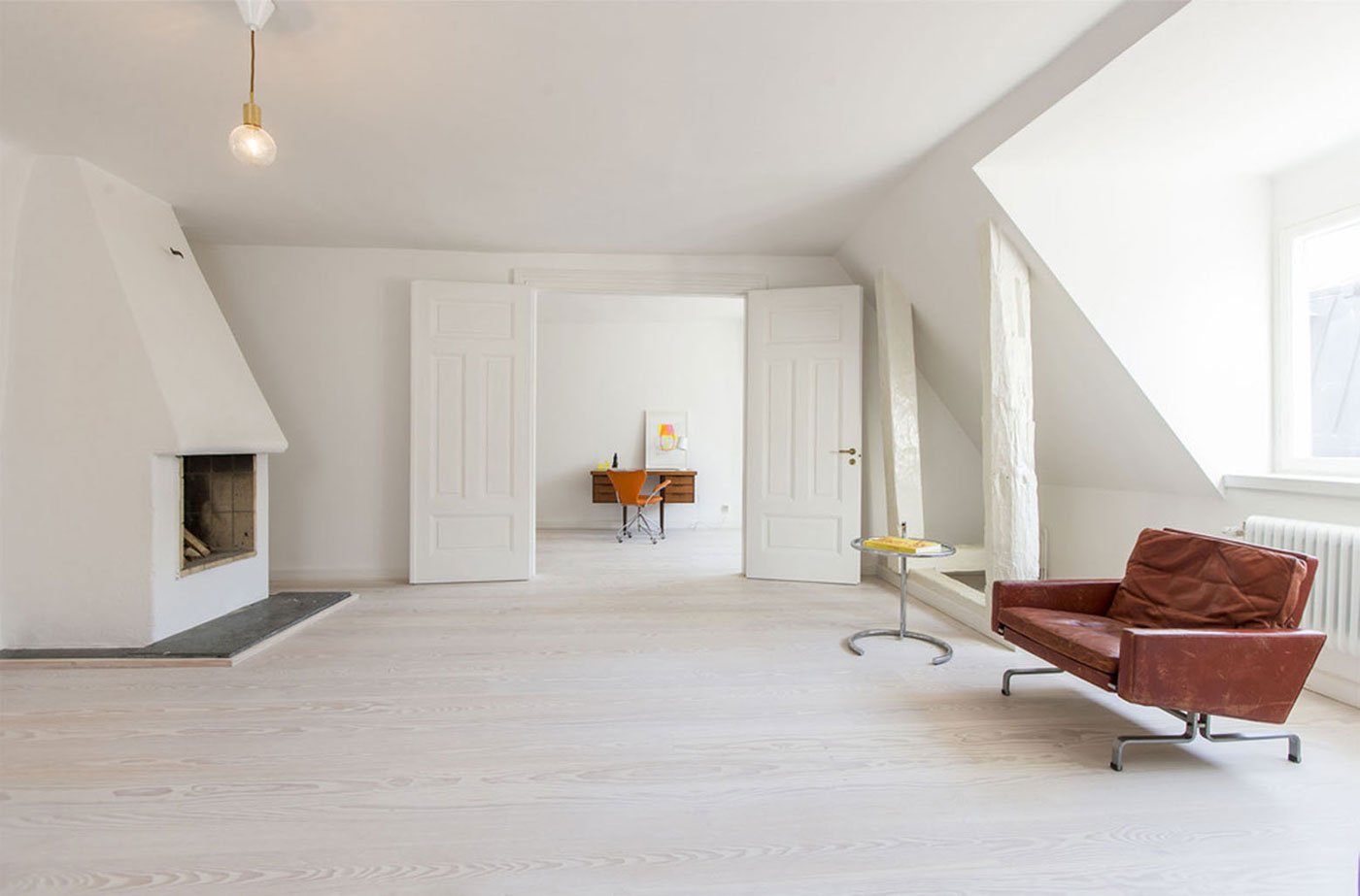 apartments-renovated-within-a-swedish-home-from-the-1720s-15