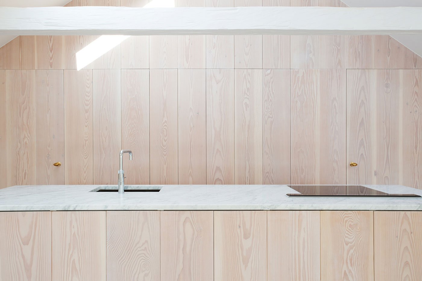 apartments-renovated-within-a-swedish-home-from-the-1720s-7