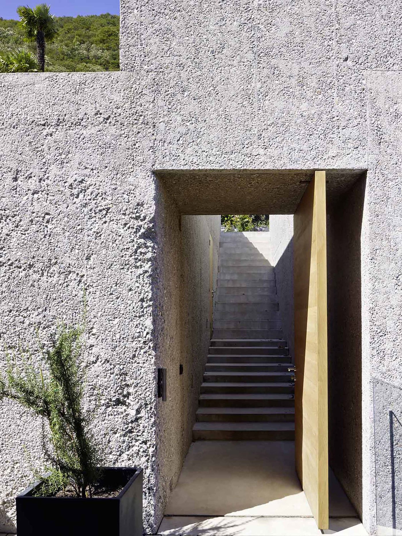 contemporary-stone-home-by-lago-maggiore-15