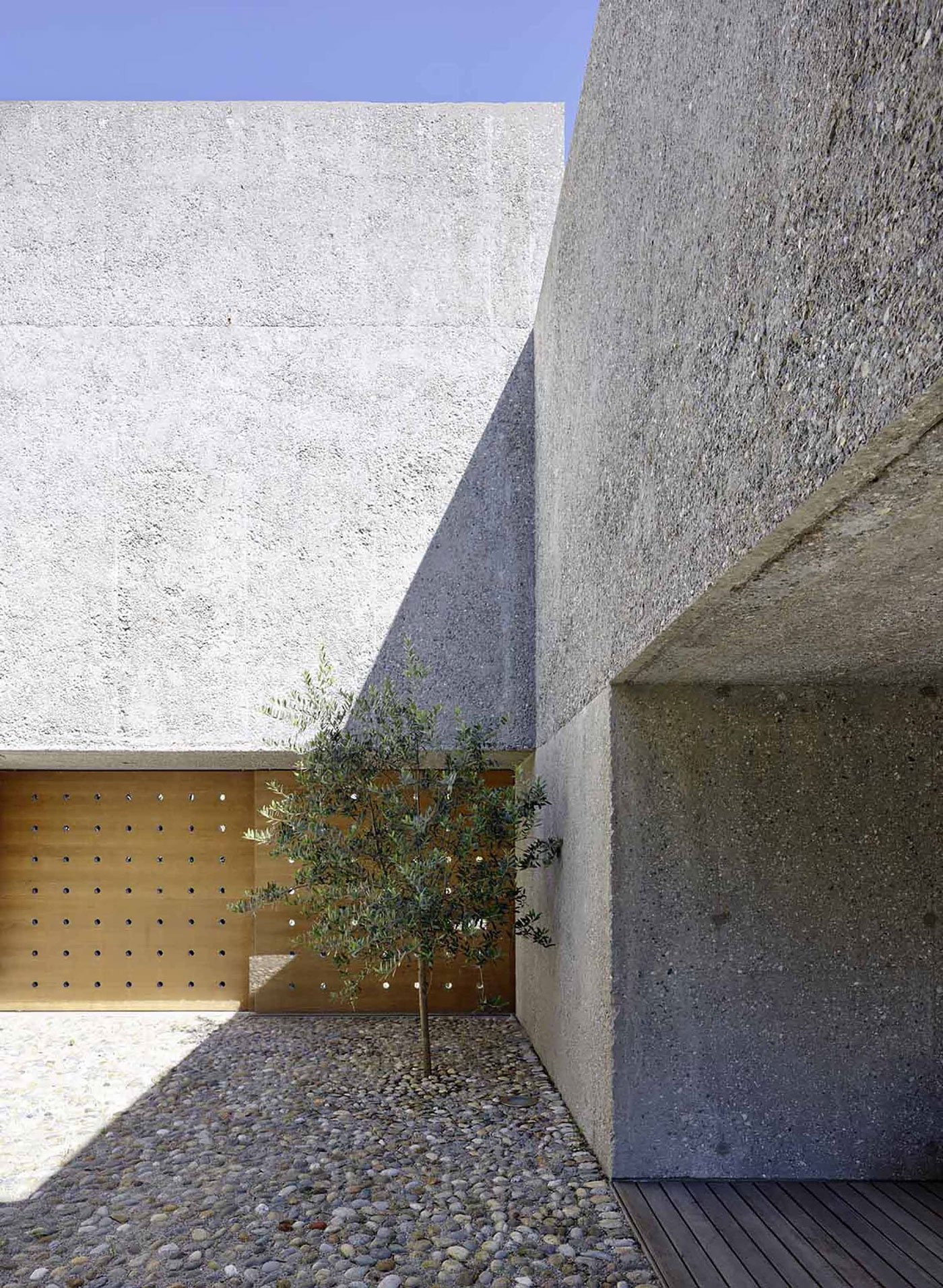 contemporary-stone-home-by-lago-maggiore-7