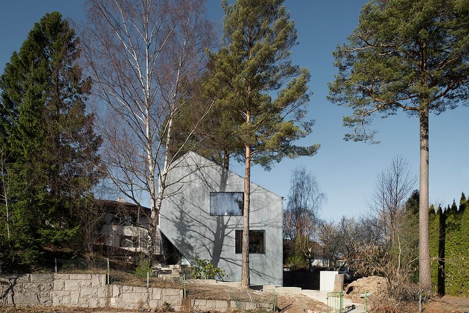 contemporary-swedish-prefab-home-1