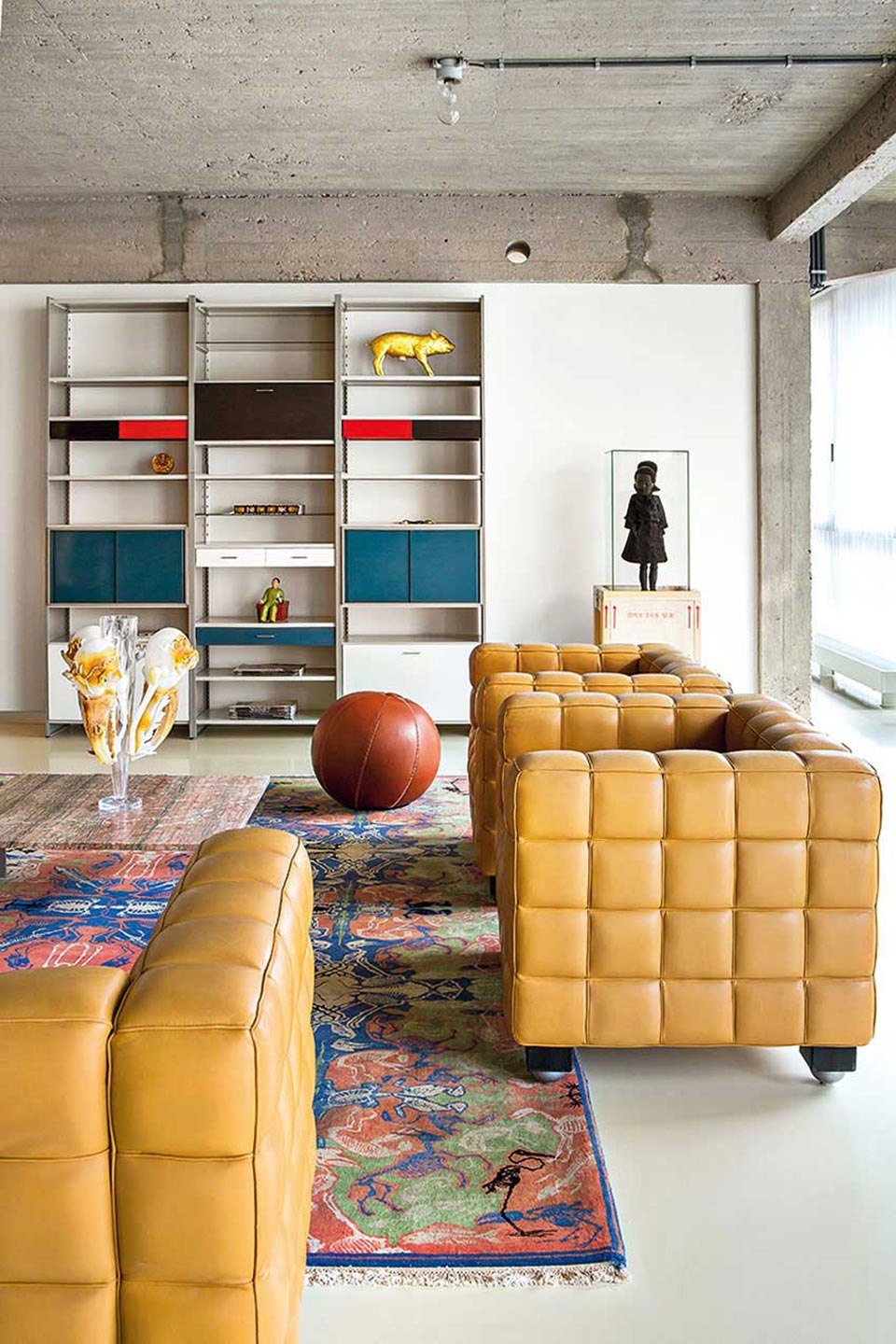 industrial-loft-with-a-bold-collection-of-decor-1a