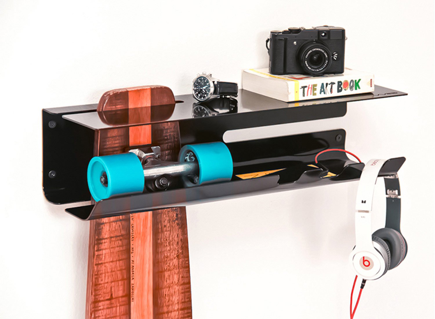 wall-ride-skateboard-longboard-storage-solution-by-zanocchi-starke-2