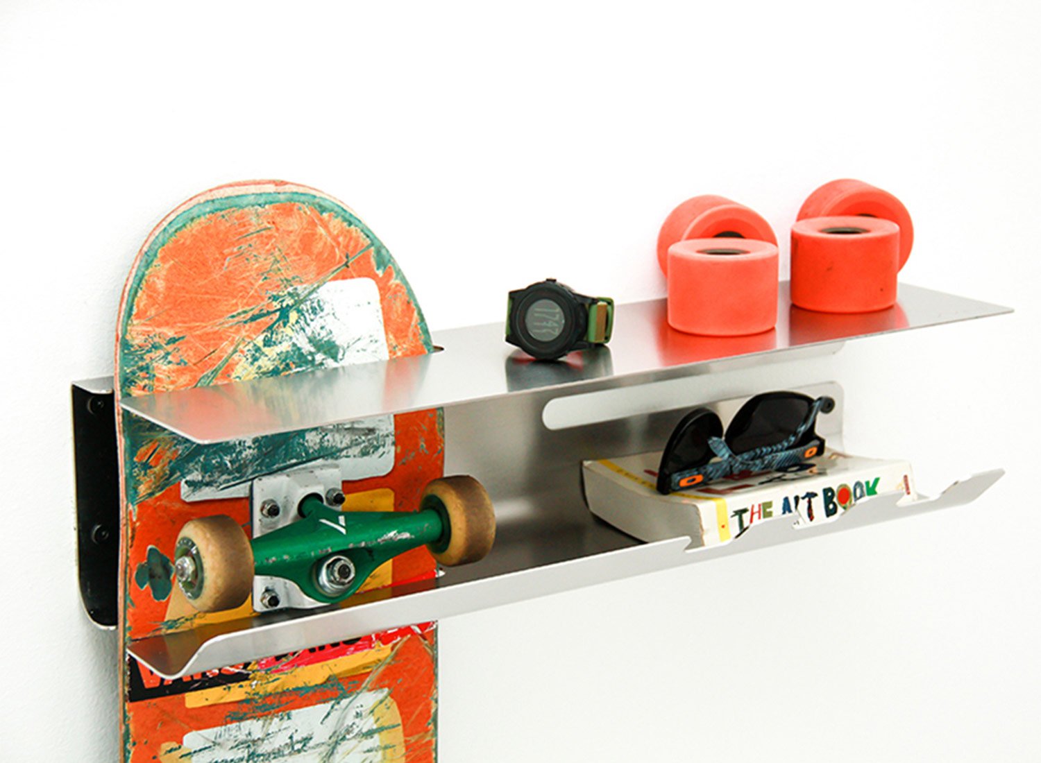 wall-ride-skateboard-longboard-storage-solution-by-zanocchi-starke-6