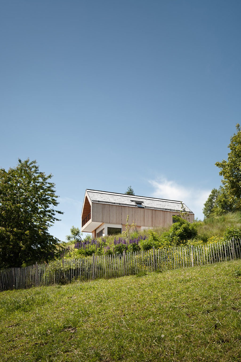 a-contemporary-alpine-farmhouse-in-carinthia-austria-9