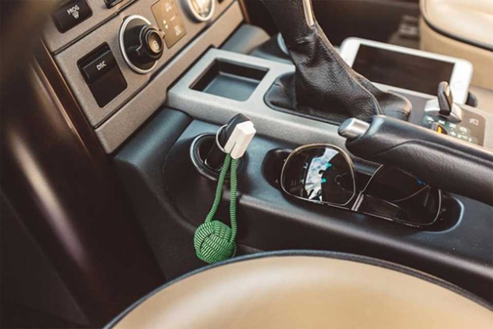 bold-knot-keychain-charger-and-portable-battery-5