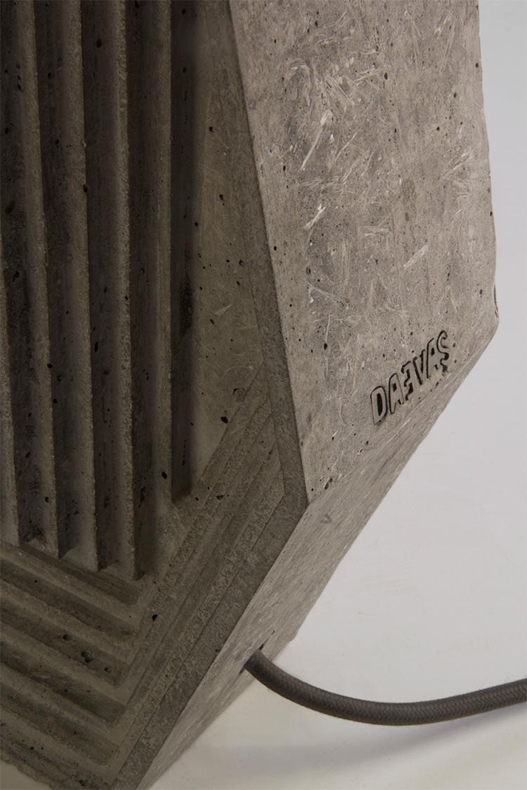 inside-out-table-lamp-by-daevas-design-7