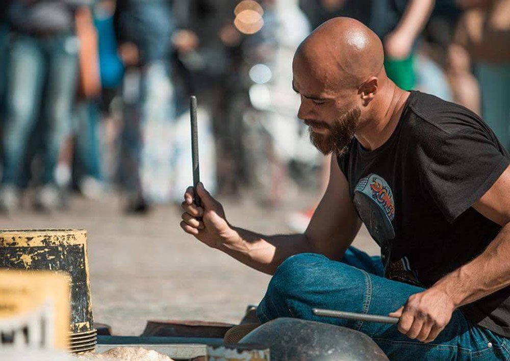 dario_rossi_italian_street_drummer_5
