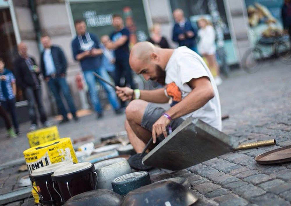 dario_rossi_italian_street_drummer_7