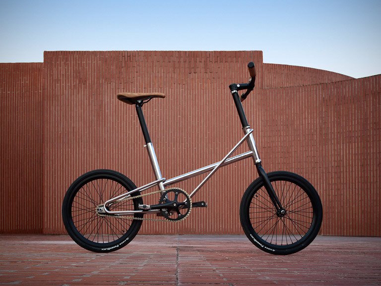 12-things-you-need-for-safe-and-stylish-urban-cycling.-3