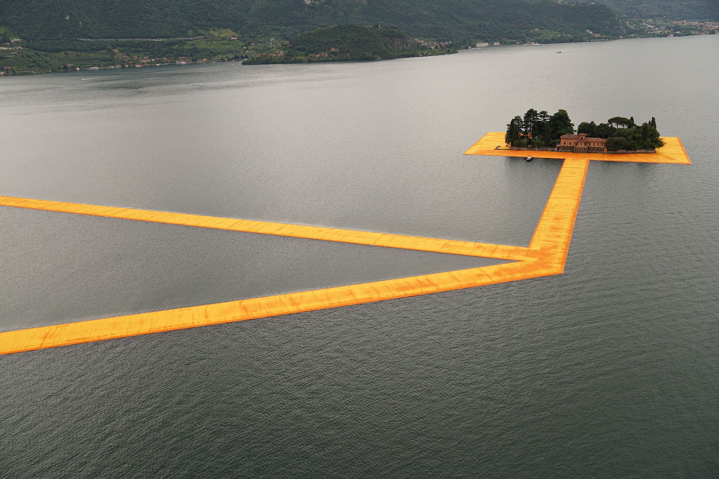 the-floating-piers-christo-gessato-20