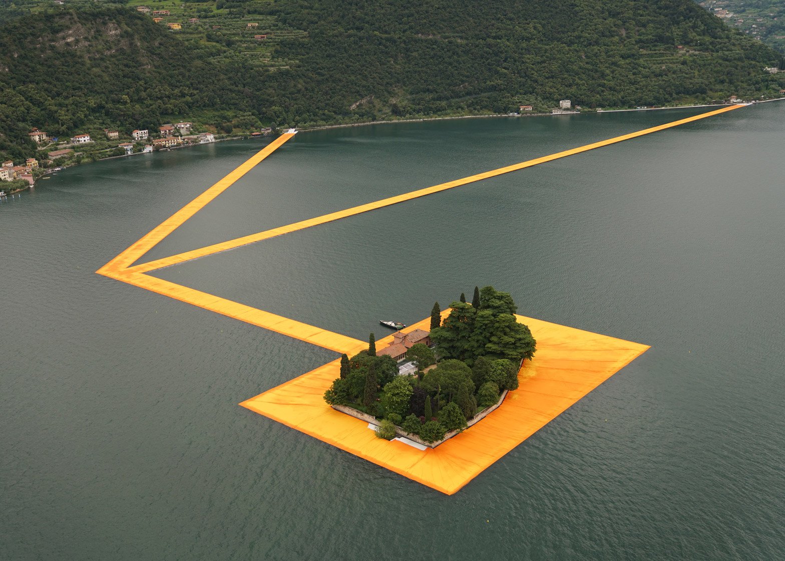 the-floating-piers-christo-gessato-34