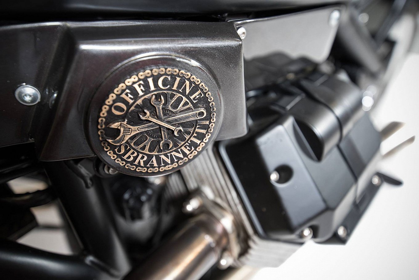 custom-moto-guzzi-griso-cafe-racer-gessato-16