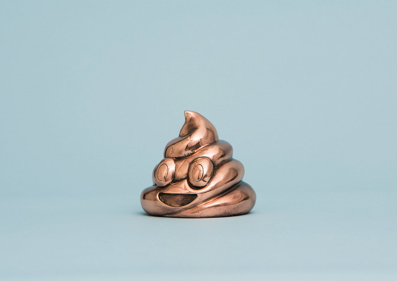 the-mini-poo-emoji-sculptures-by-matthew-lapenta-4