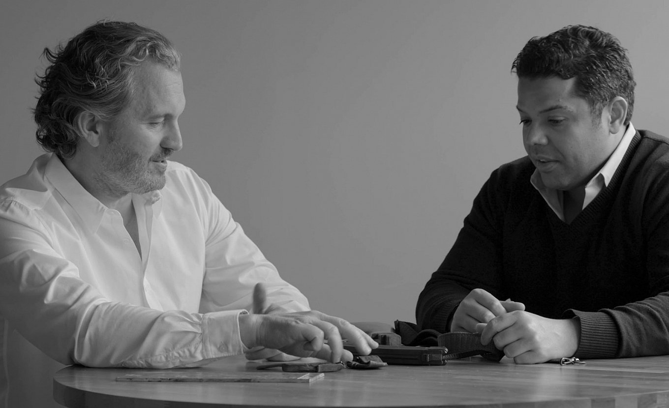 cross-collector-pen-made-with-recycled-ak47-rifle-11