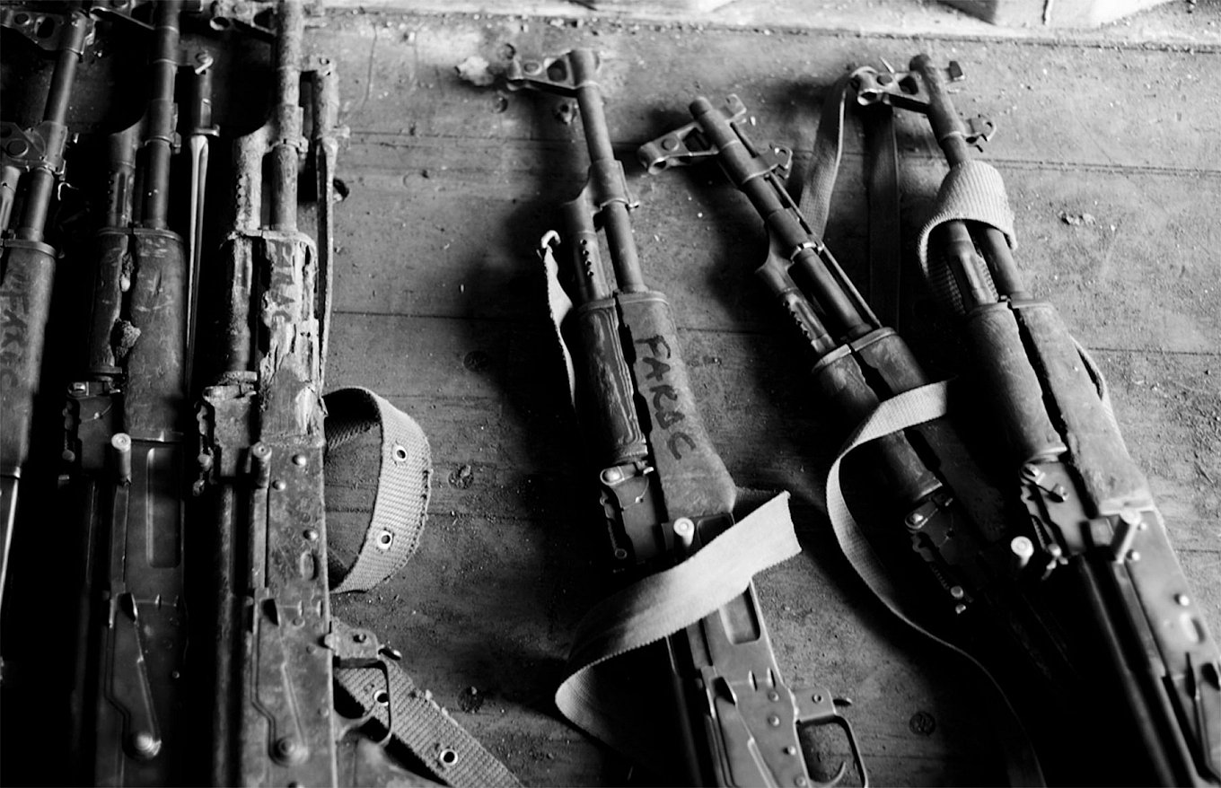 cross-collector-pen-made-with-recycled-ak47-rifle-6