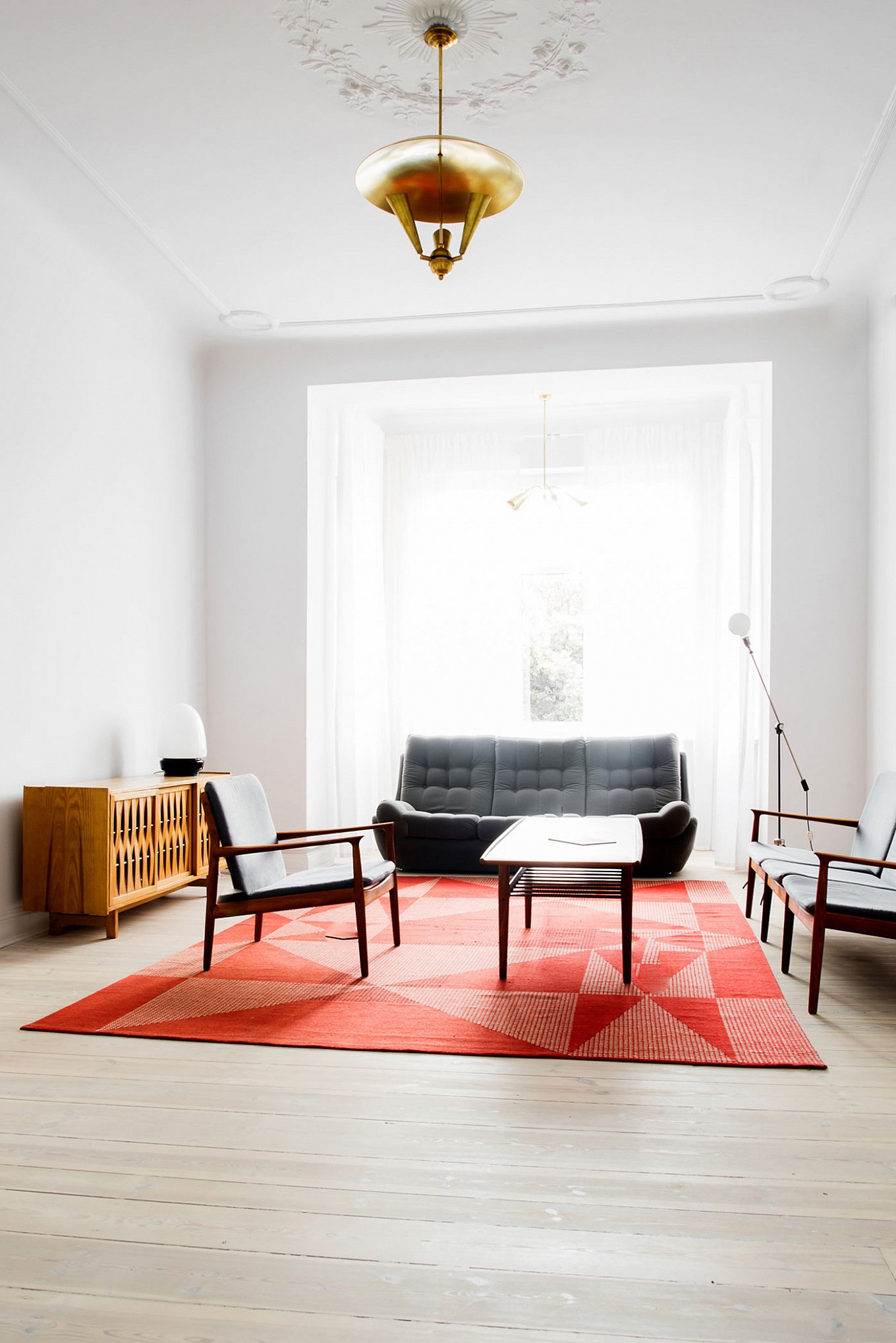 eclectic-apartment-in-a-historic-tenement-house-gessato-29