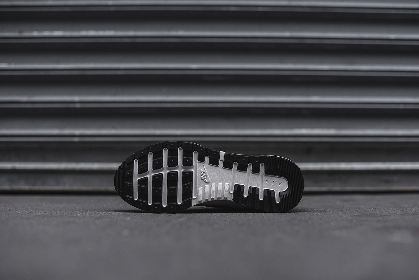 nike-air-berwuda-pure-platinum-gessato-3