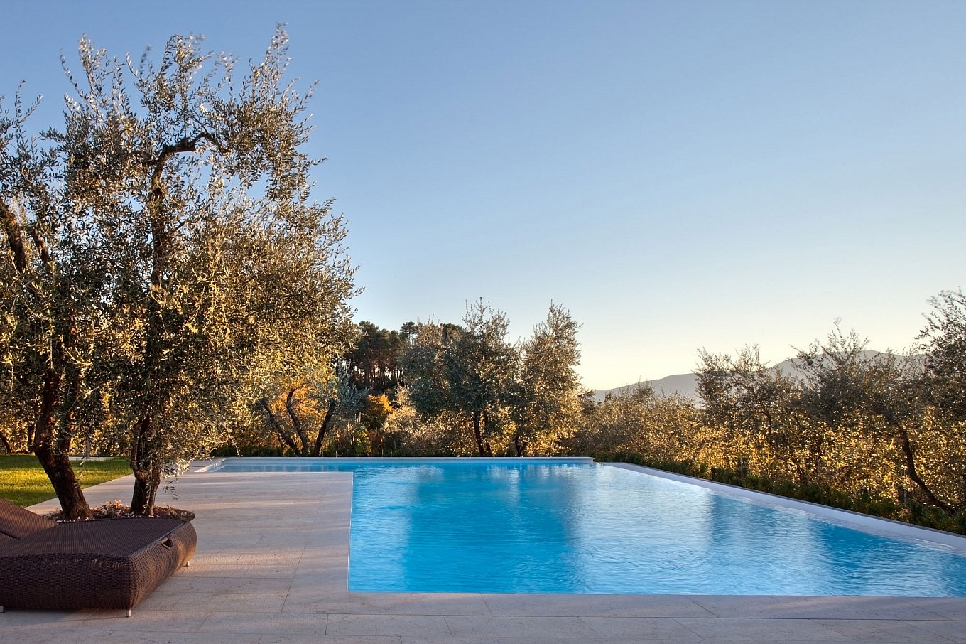 renovated-19th-century-country-house-in-tuscany-15