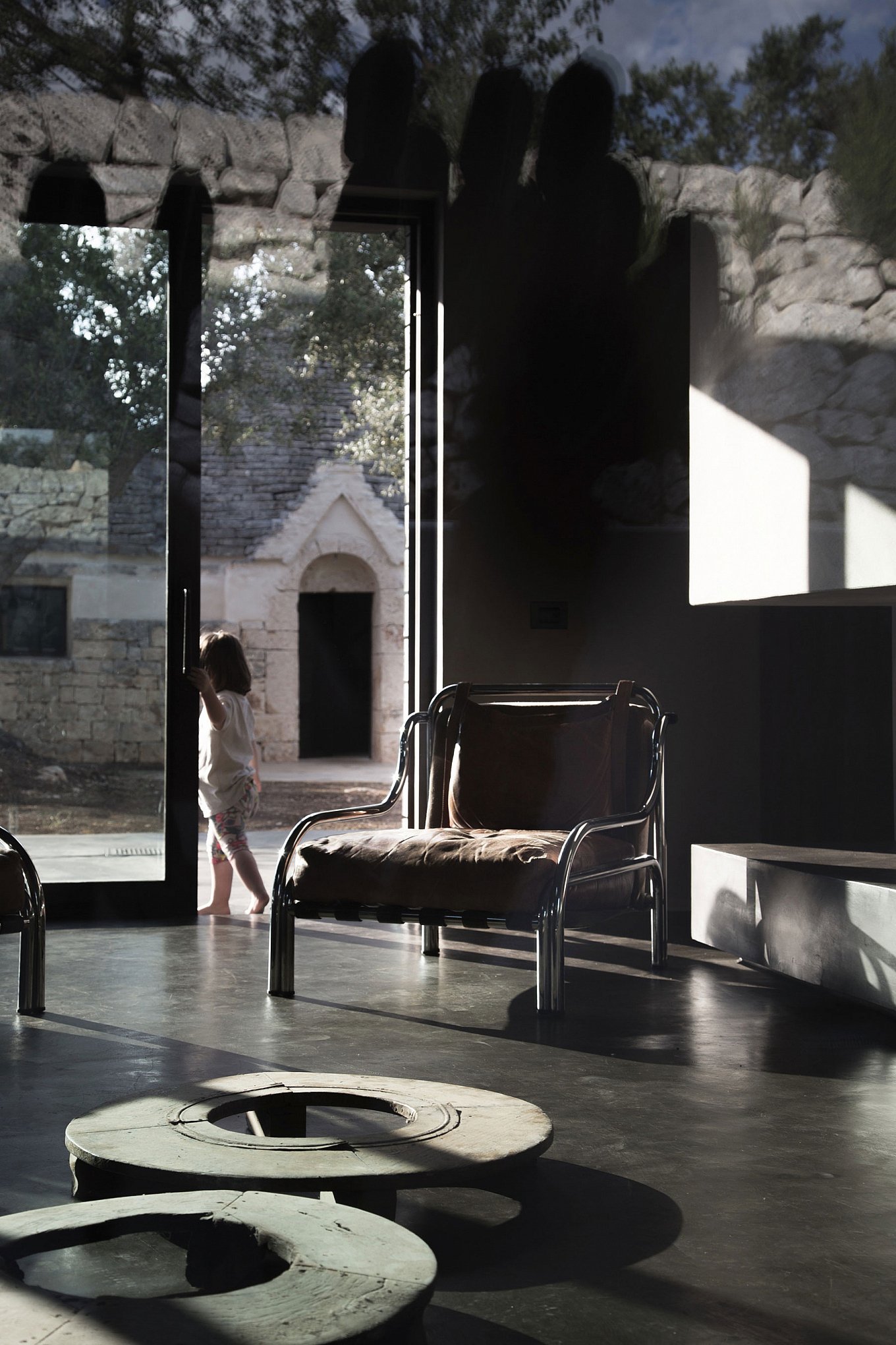 the-jmg-house-luca-zanaroli-architects-gessato-24