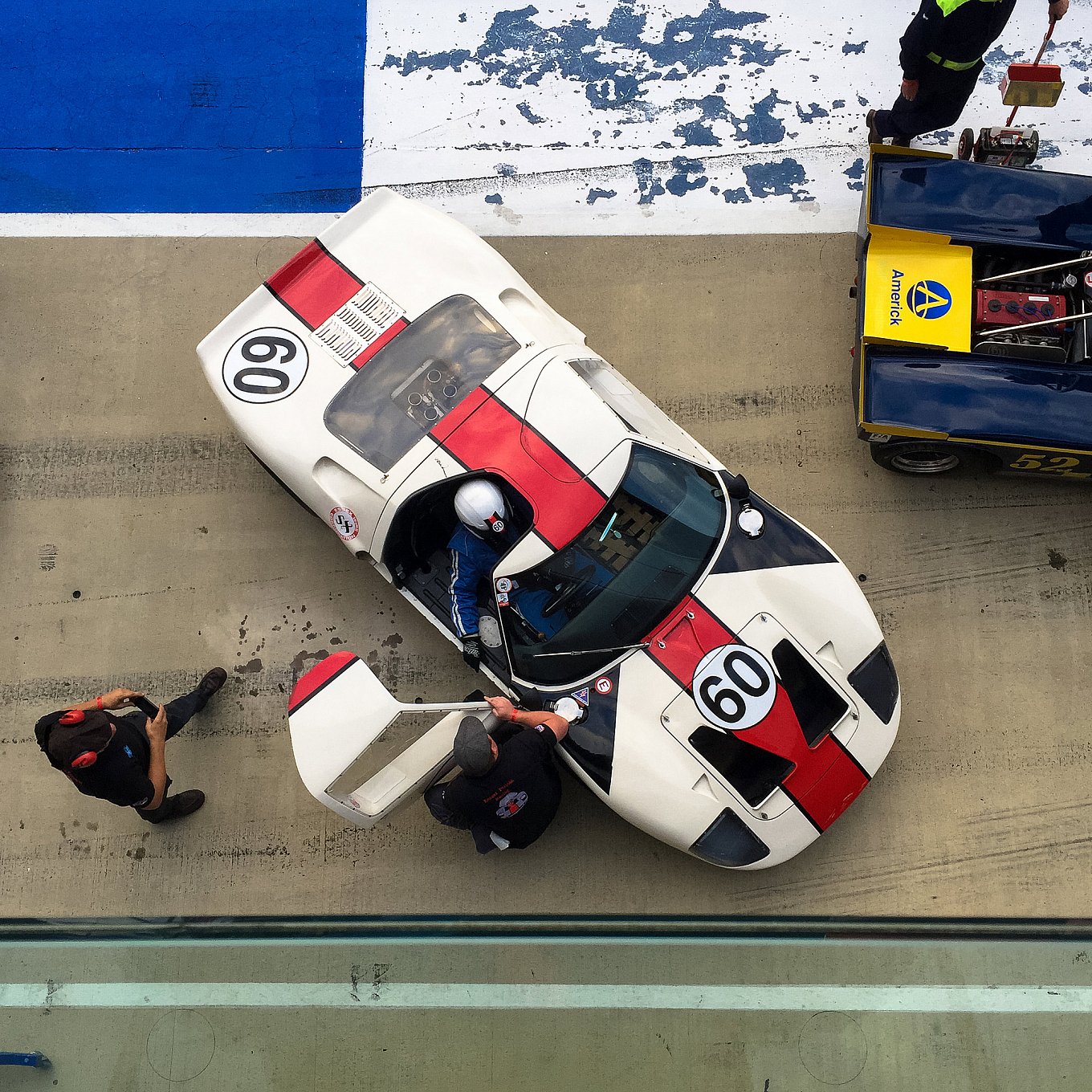 silverstone-classic-racing-cars-from-above-1