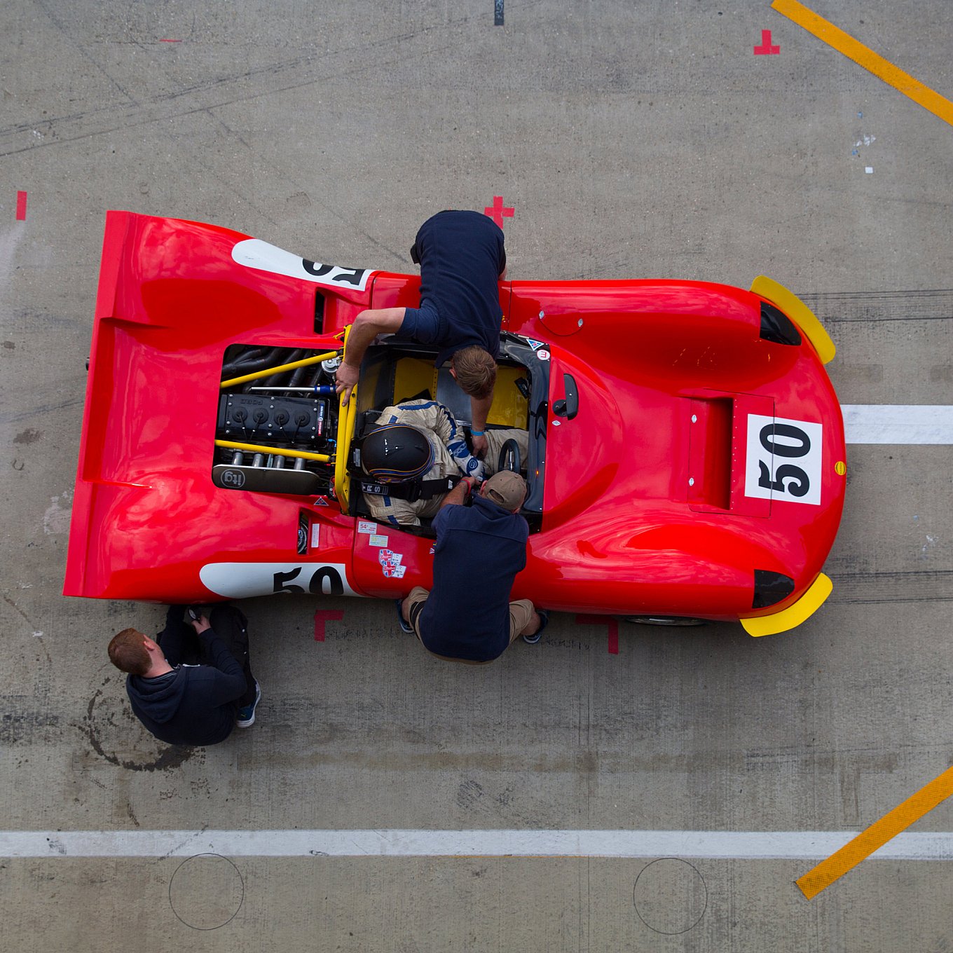 silverstone-classic-racing-cars-from-above-3