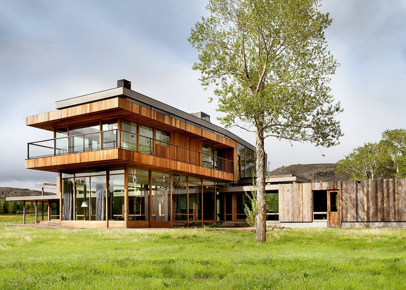 big-timber-riverside-residence-25