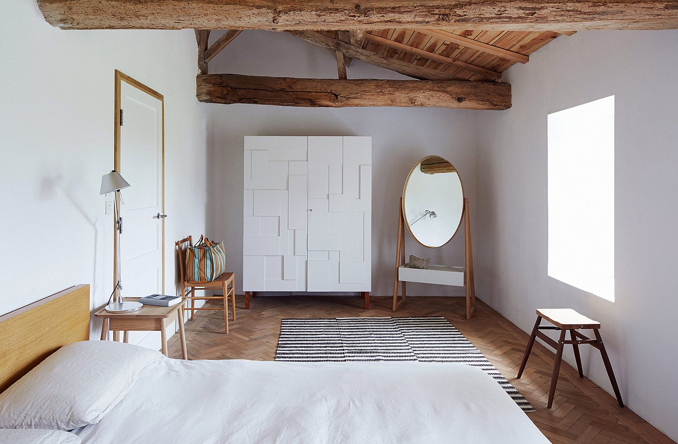 furniture-designers-reimagine-a-300-year-old-barn-gessato-7