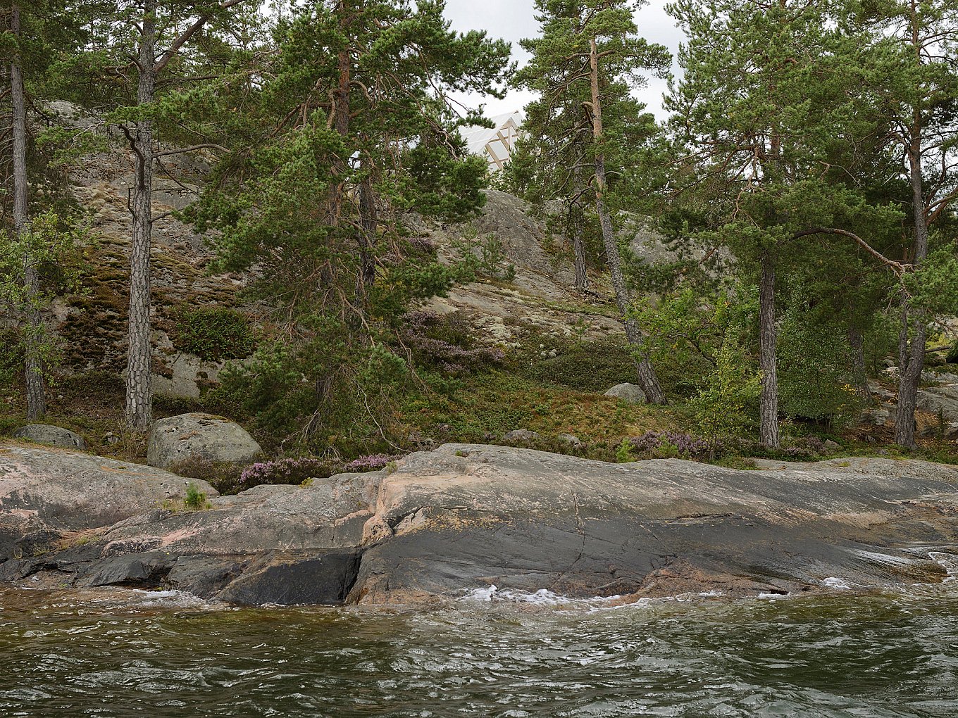 scandinavian-lake-cabin-arrhov-frick-gessato-1