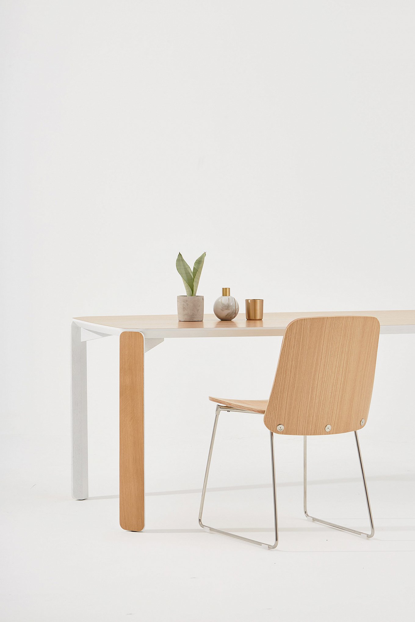 versatile-and-modern-table-system-9
