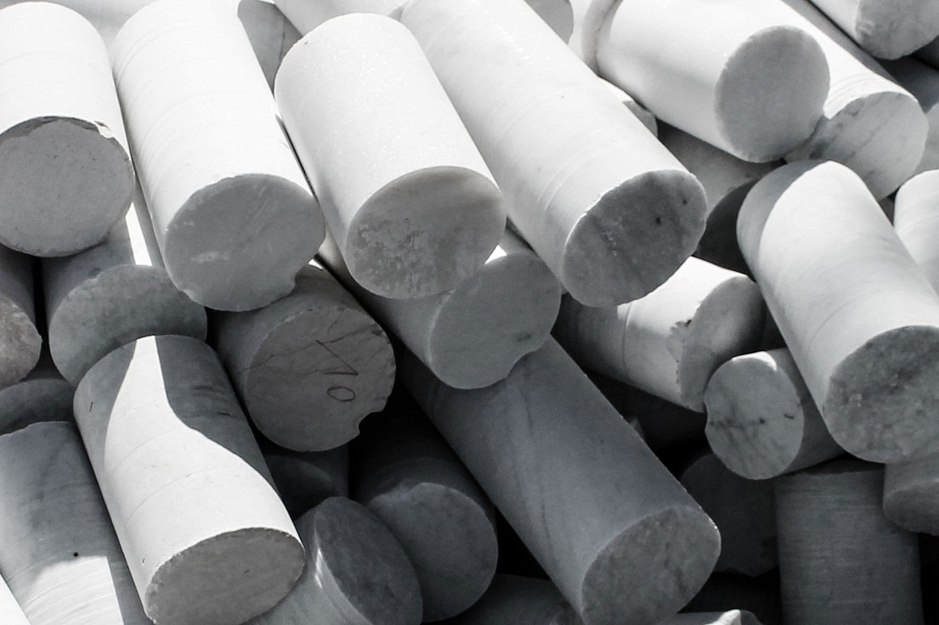 marble-vases-made-in-italy-moreno-ratti-1