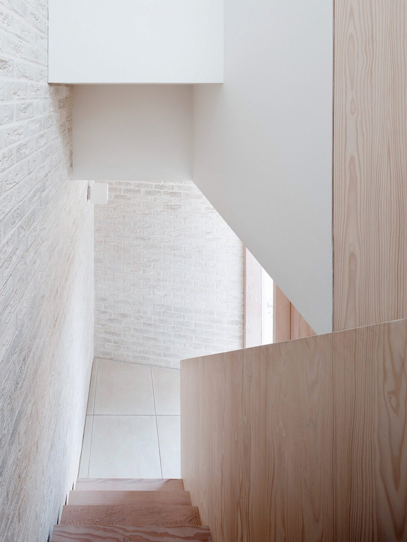 mews-house-russell-jones-2