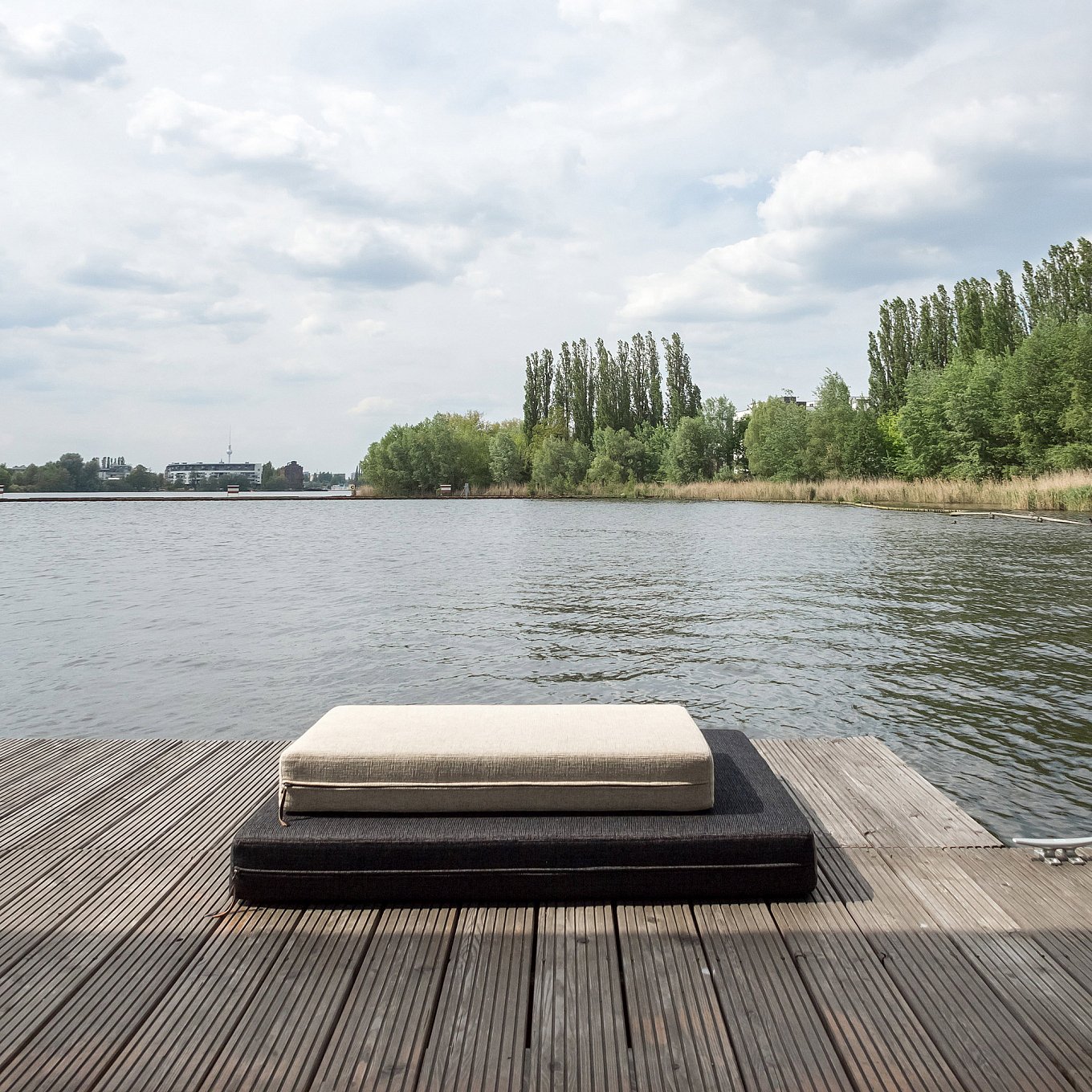 modern-houseboat-in-berlin_gessato-11