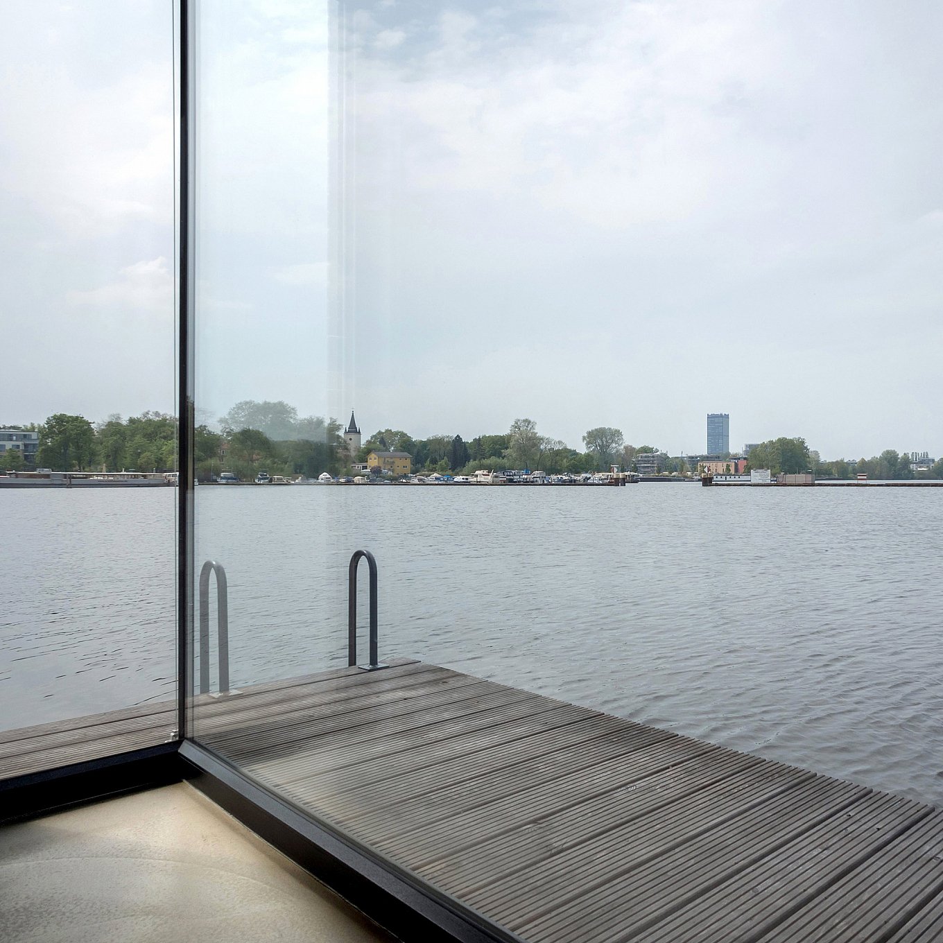 modern-houseboat-in-berlin_gessato-9