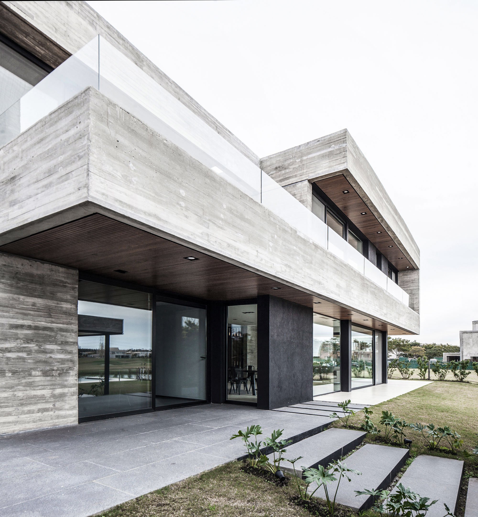 A iModern Concrete Housei Designed By REMY Architects