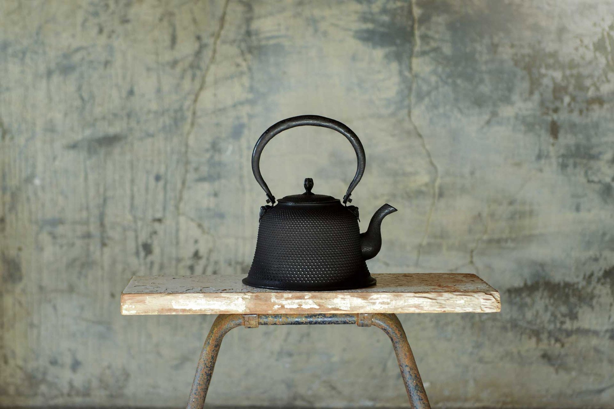 https://www.gessato.com/wp-content/uploads/2019/03/japanese-cast-iron-teapot-explained-12.jpg