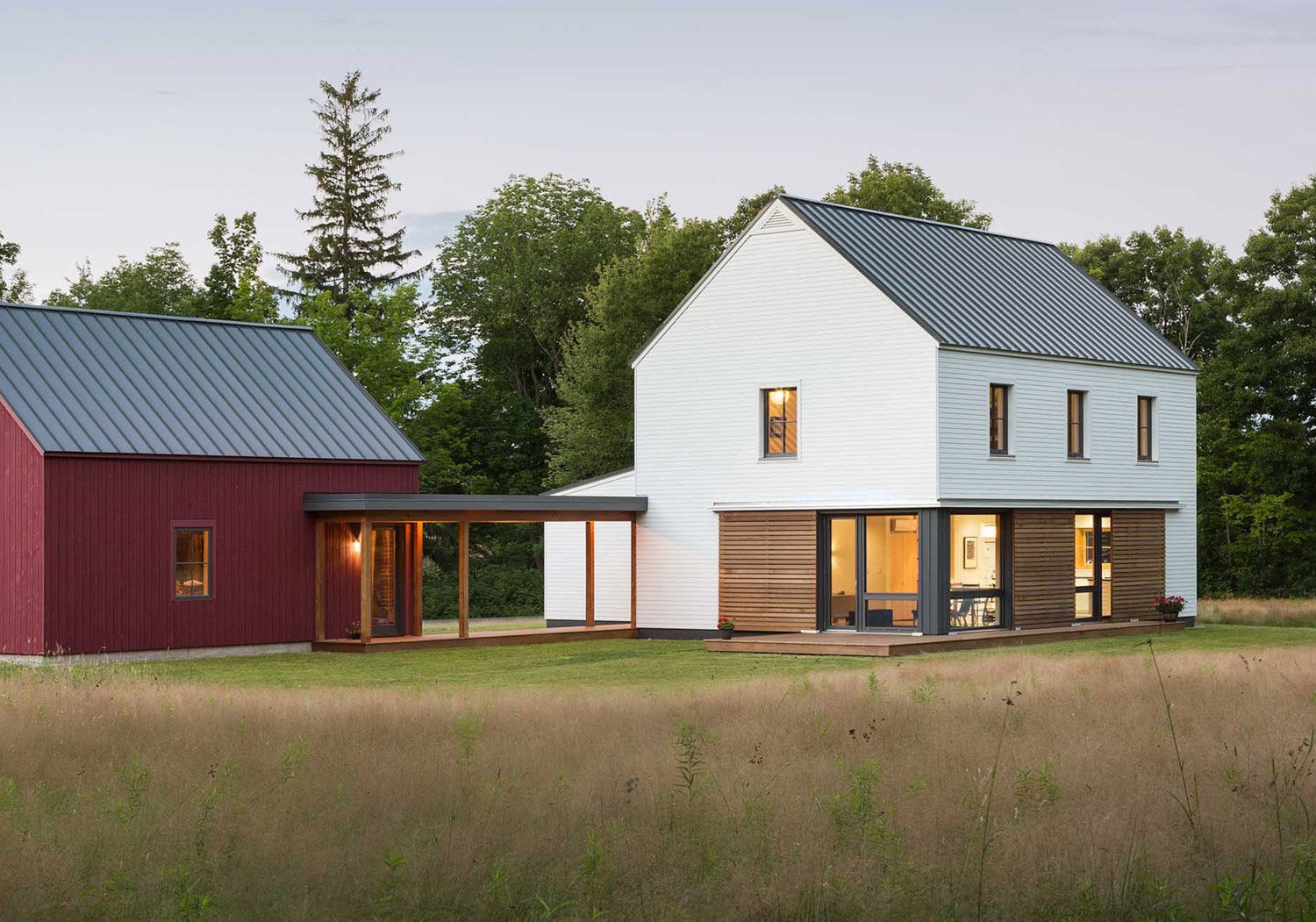 Modern prefab house by Go Home