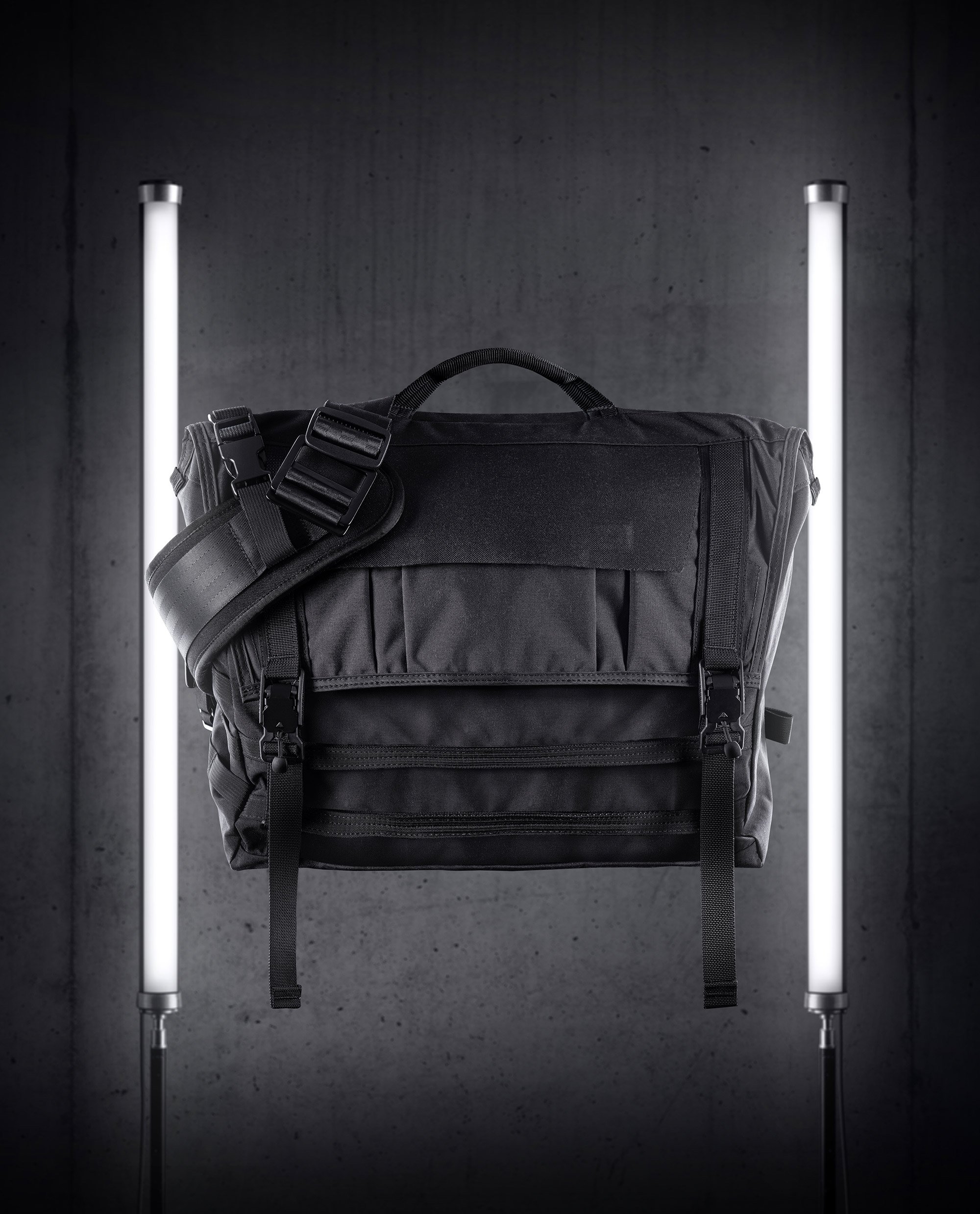 Khyte, The Perfect Messenger Bag Gessato