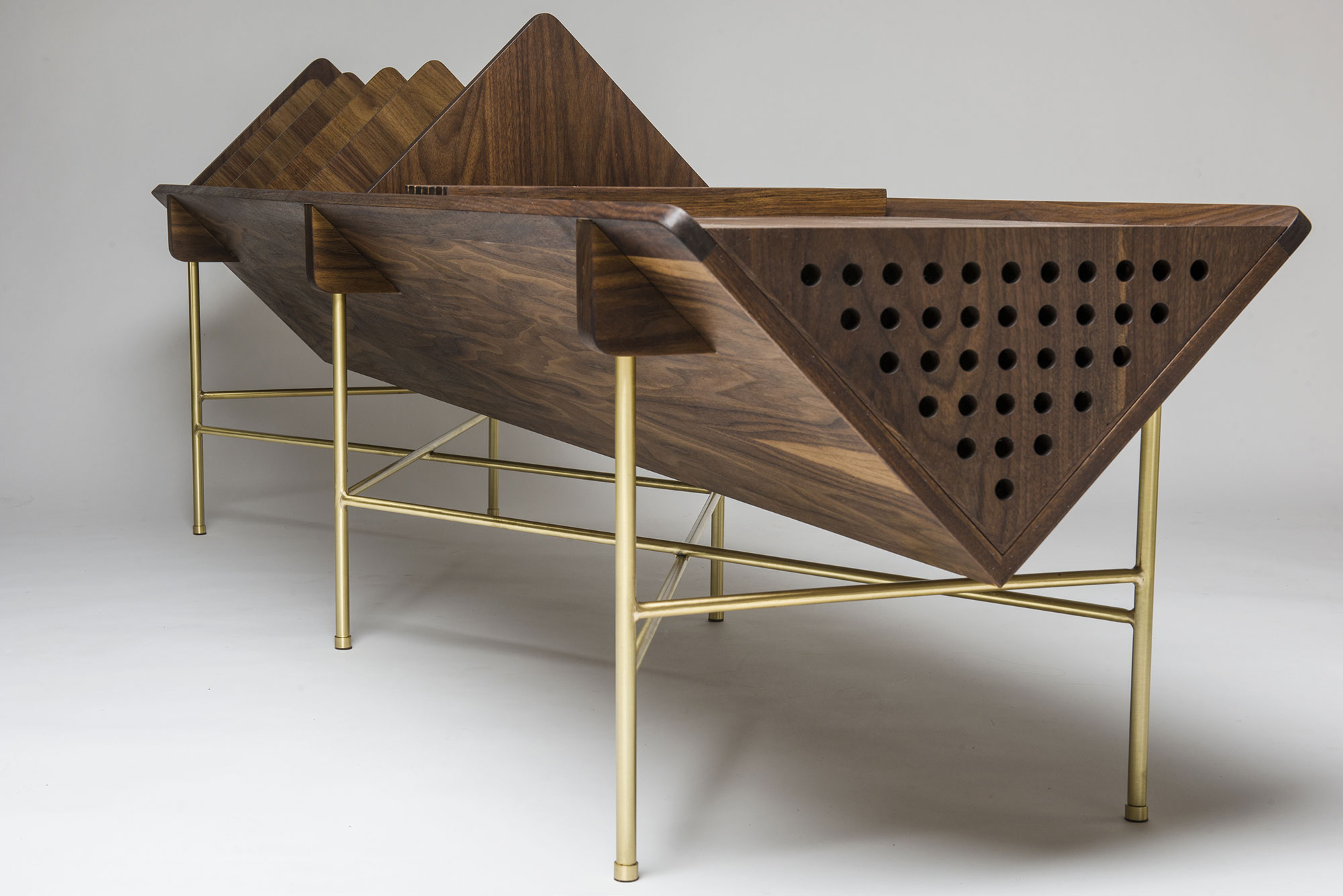 A Modular Table Designed for Vinyl Lovers - Gessato