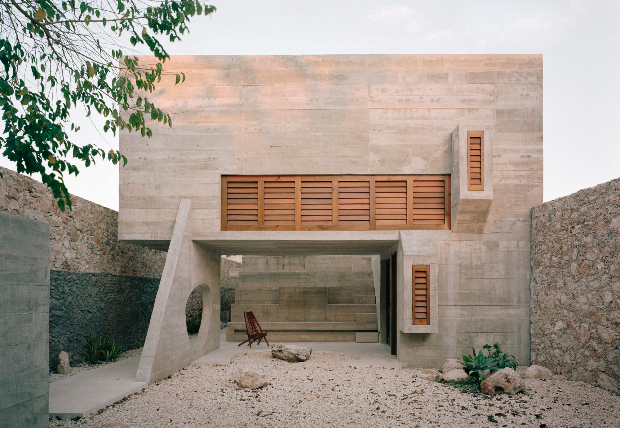 Brutalist architecture, casa merida