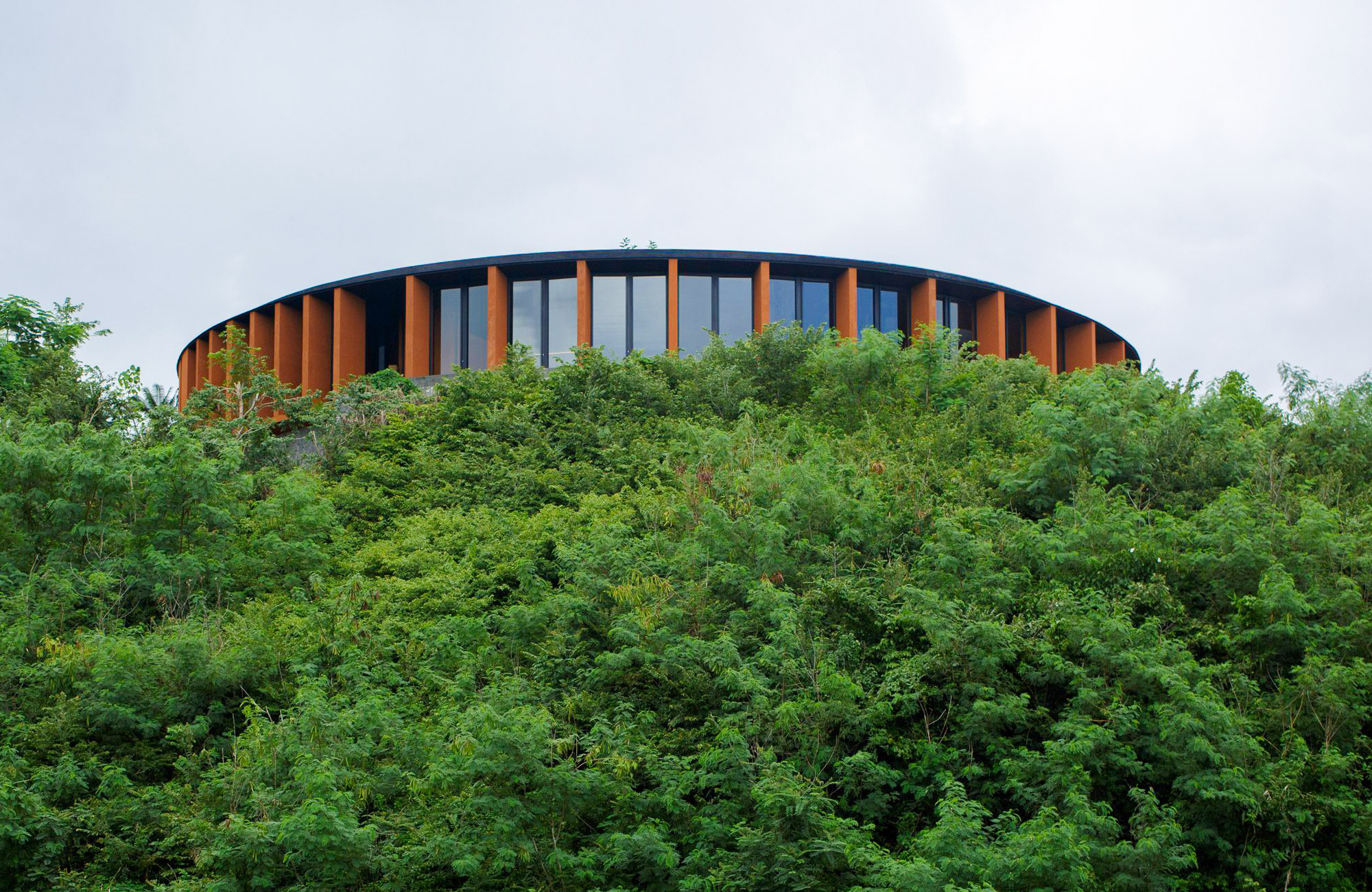 Round Houses (Circular Homes): Benefits, Plans and Examples - Gessato